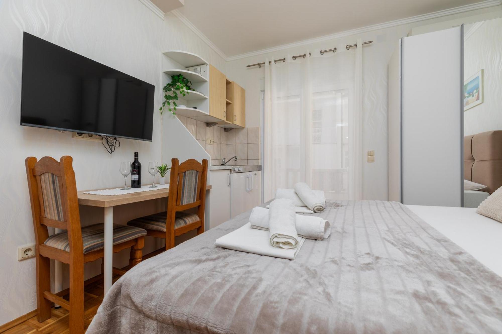 Apartments By The Sea Duce, Omis - 5973 Zimmer foto